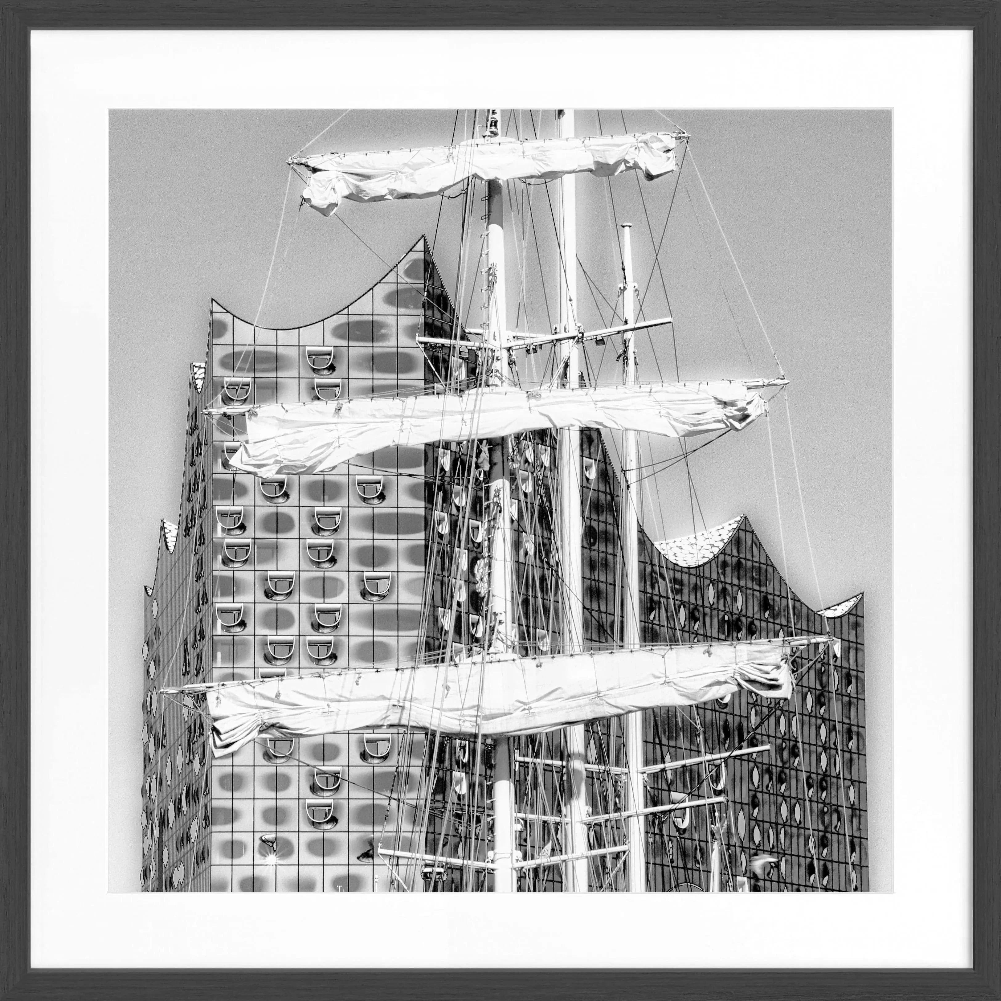 Schwarz-weiß Poster vom Hamburger Hafen mit Rahmen, 55x55cm, von Cosman-Photocollection, quadratisch, maritime Dekoration