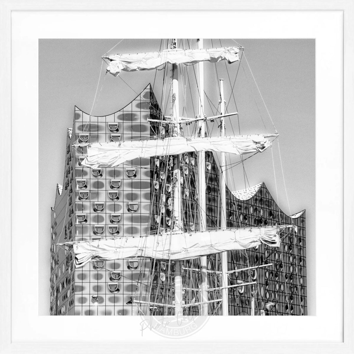 Schwarz-weiß Hamburg Hafen Poster mit Rahmen, 55x55cm, von Cosman-Photocollection, maritime Wanddekoration