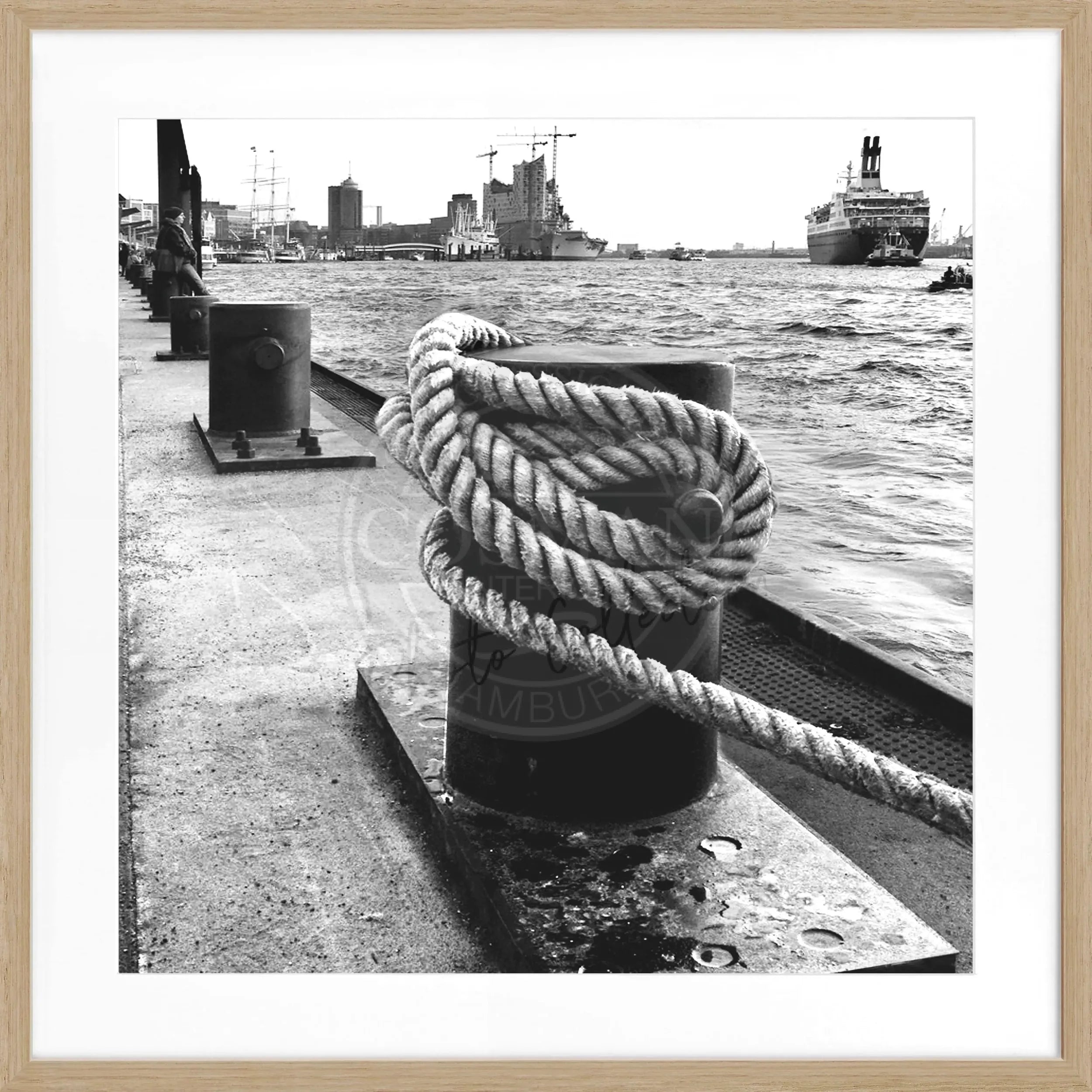 Schwarzweiß-Poster mit Rahmen, Hamburg Hafen Poller, Cosman-Photocollection, quadratisches 55x55cm Wandbild
