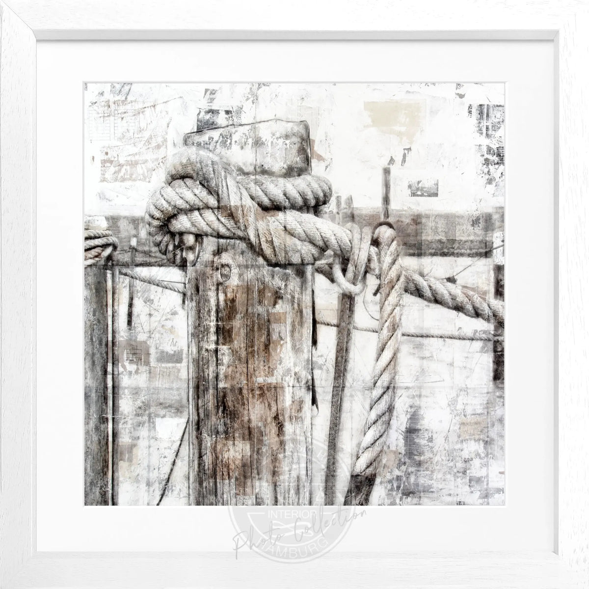 Schwarz-weißes Poster mit Rahmen ’Poller’ Sylt von Cosman-Photocollection, quadratisch 55x55 cm, Wanddekoration mit Meeresmotiven