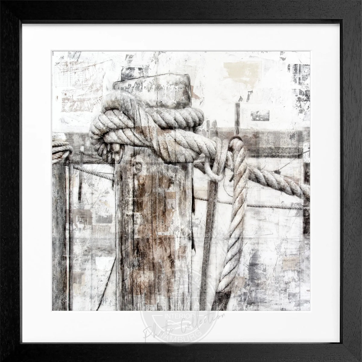 Schwarz-weißes Poster mit Rahmen, Motiv ’Poller’ auf Sylt, von Cosman-Photocollection, quadratisch 55x55 cm