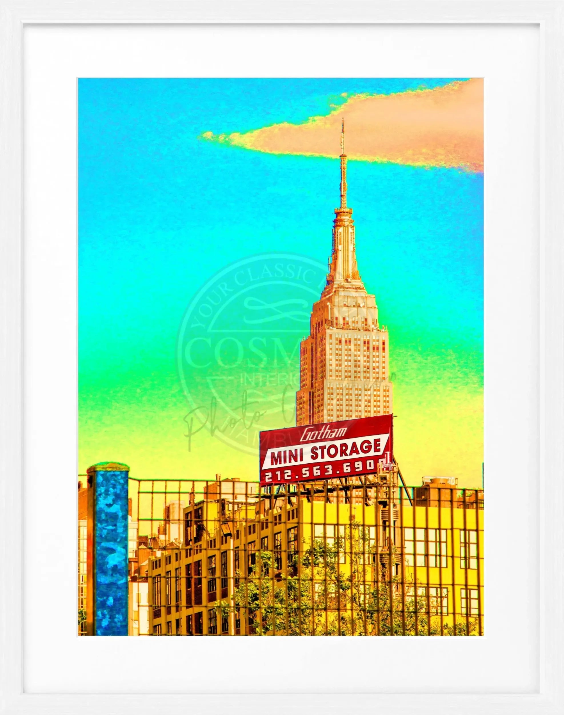 Hochwertiges Poster mit schwarzem Rahmen, Empire State Building in New York, in lebendigen Farben, von Cosman-Photocollection