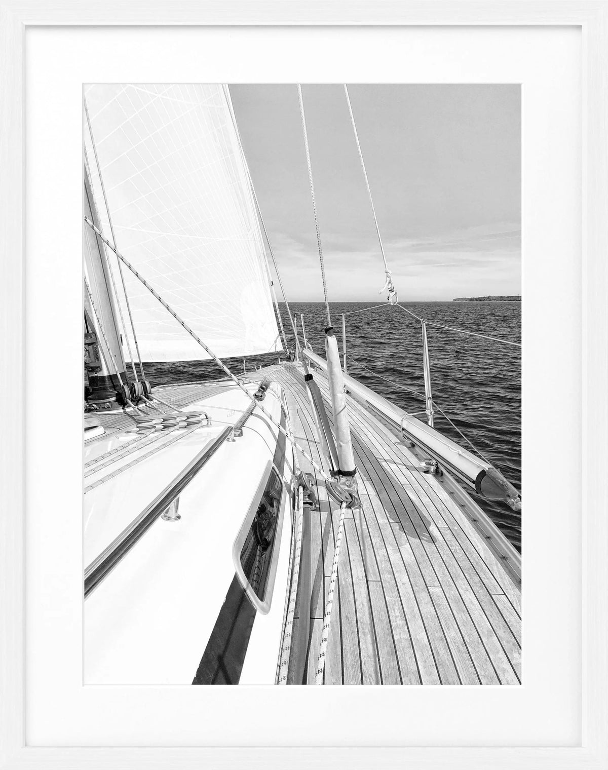 Schwarz-Weiß Segelboot Poster mit Rahmen, stilvolle Wanddekoration für Segel-Fans, von Cosman-Photocollection, 25x31 cm