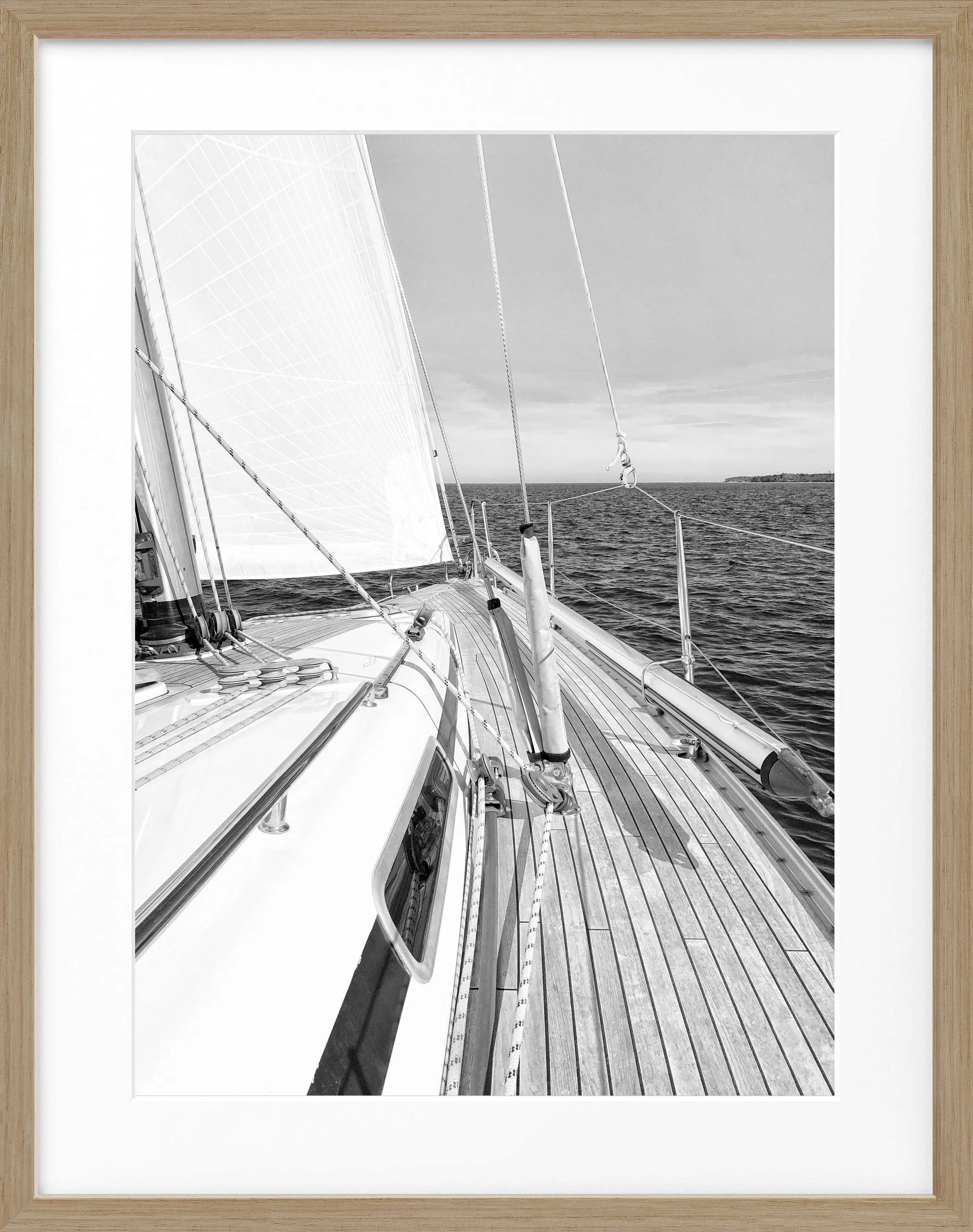 Schwarz-Weiß Segelboot Poster mit Rahmen, 25x31 cm, stilvolle Wanddekoration für Segel-Fans, von Cosman-Photocollection