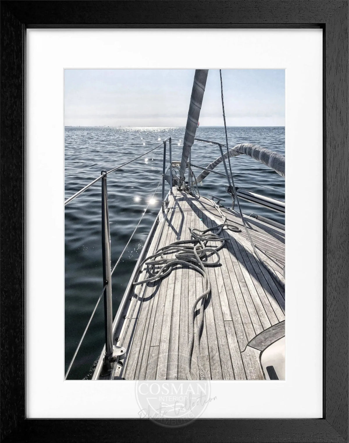 Schwarz-weiß Segelboot Poster mit Rahmen, maritime Wanddekoration, von Cosman-Photocollection, stilvolle maritime Raumgestaltung