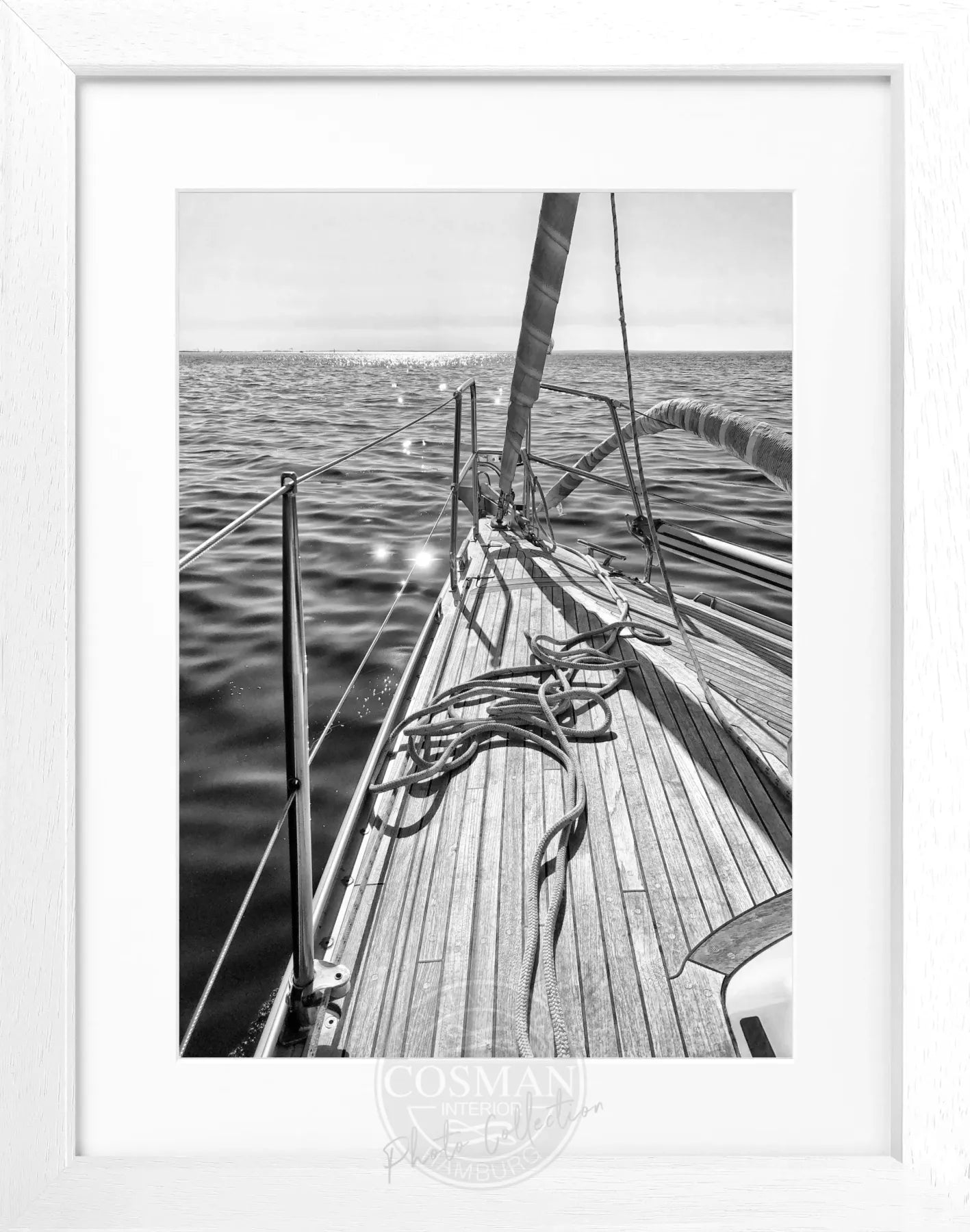 Schwarz-Weiß Segelboot Poster mit Rahmen, maritime Wanddekoration, Cosman-Photocollection, stilvoll und maritime Atmosphäre