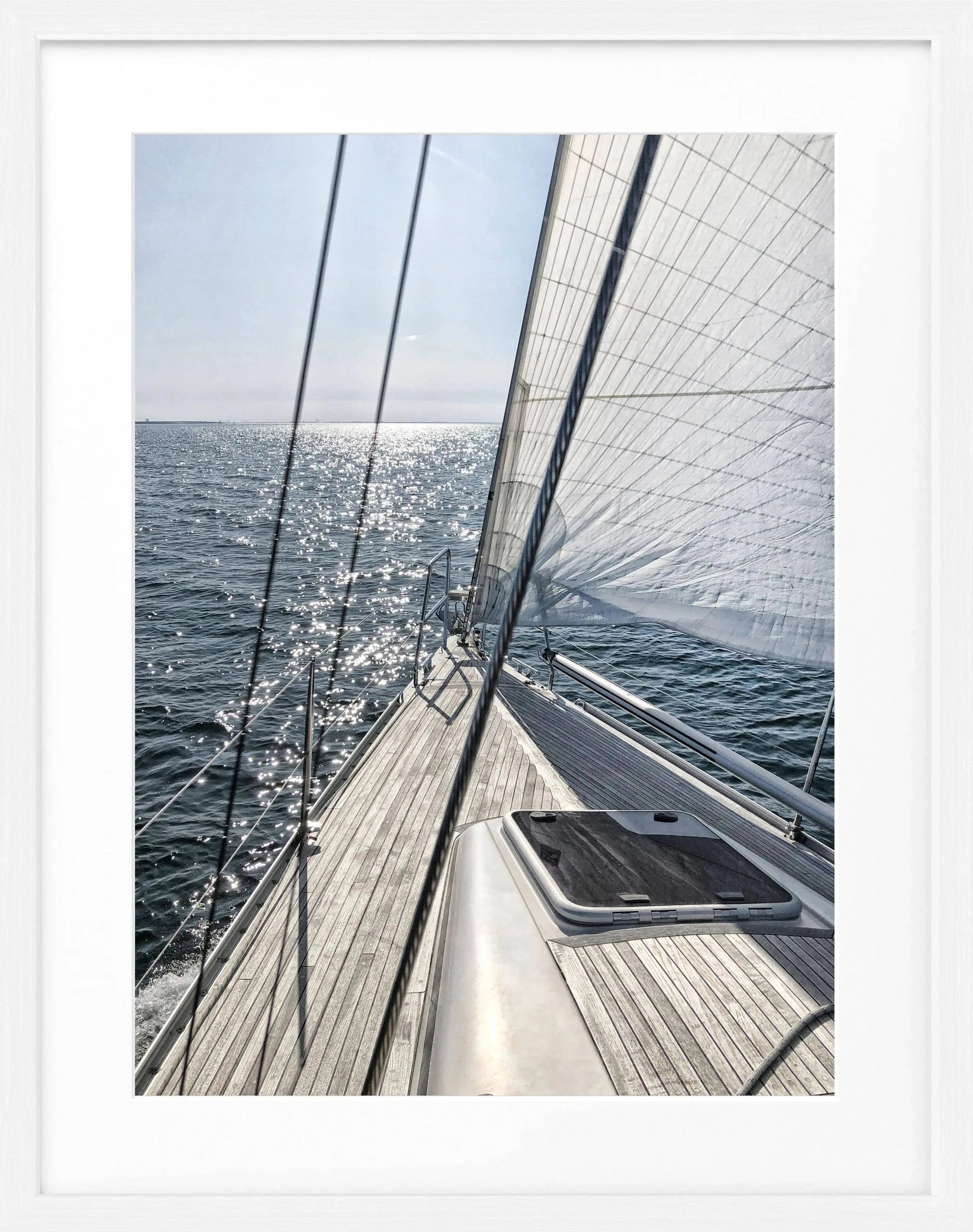 Schwarz-weiß Segelboot Poster mit Rahmen, elegante Wanddekoration, von Cosman-Photocollection, circa 25x31cm, modernes Design.