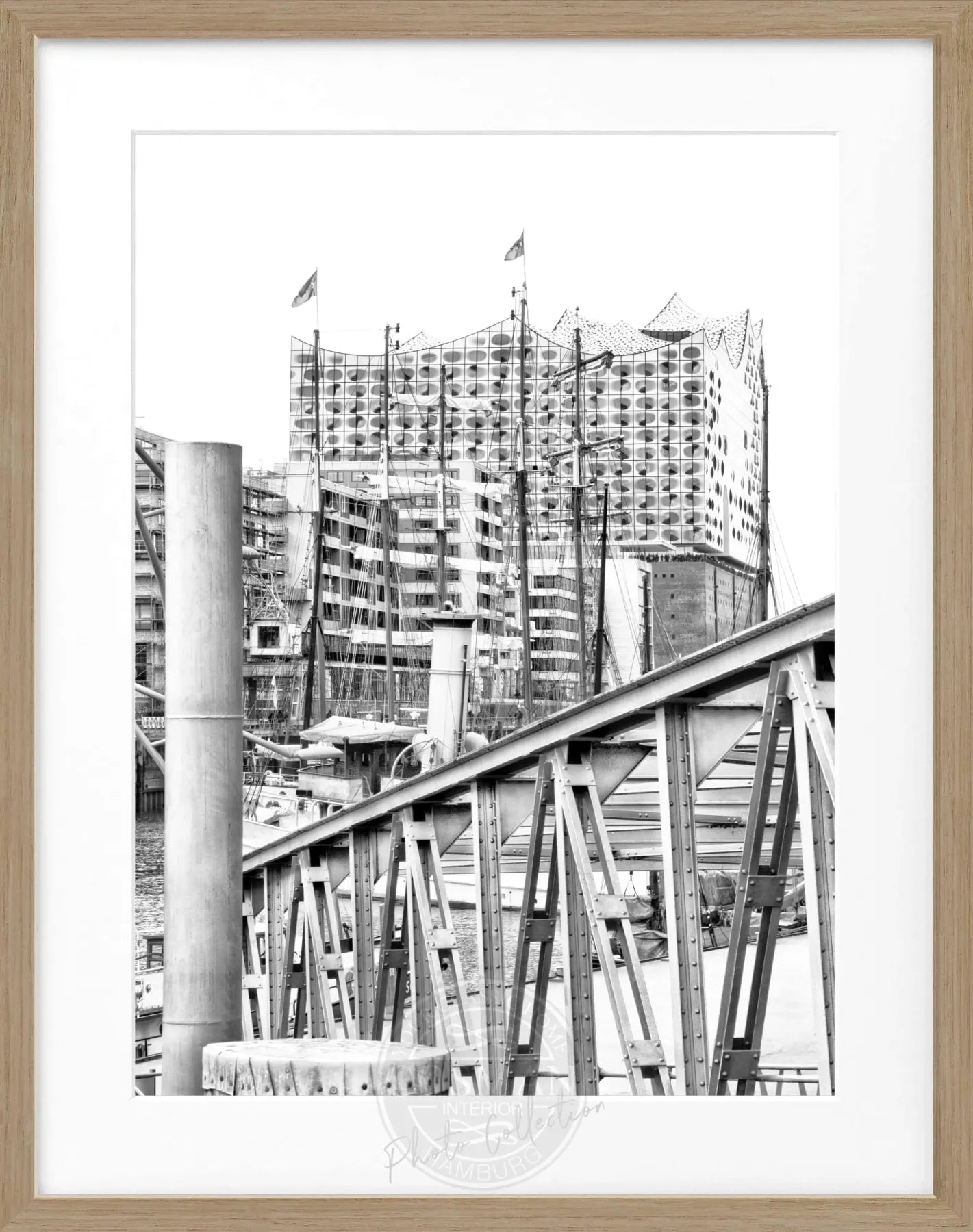 Hochwertiges Poster Hamburg Elphi 2 von Cosman-Photocollection, stilvolle Wanddekoration mit Rahmen, 25x31 cm, schwarz.