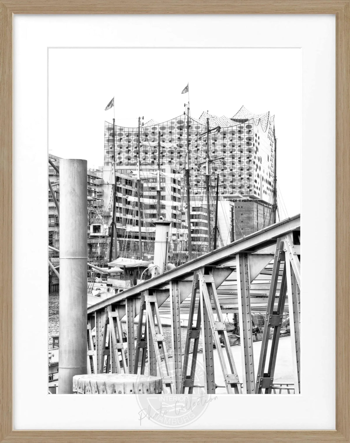 Hochwertiges Poster Hamburg Elphi 2 von Cosman-Photocollection, stilvolle Wanddekoration mit Rahmen, 25x31 cm, schwarz.