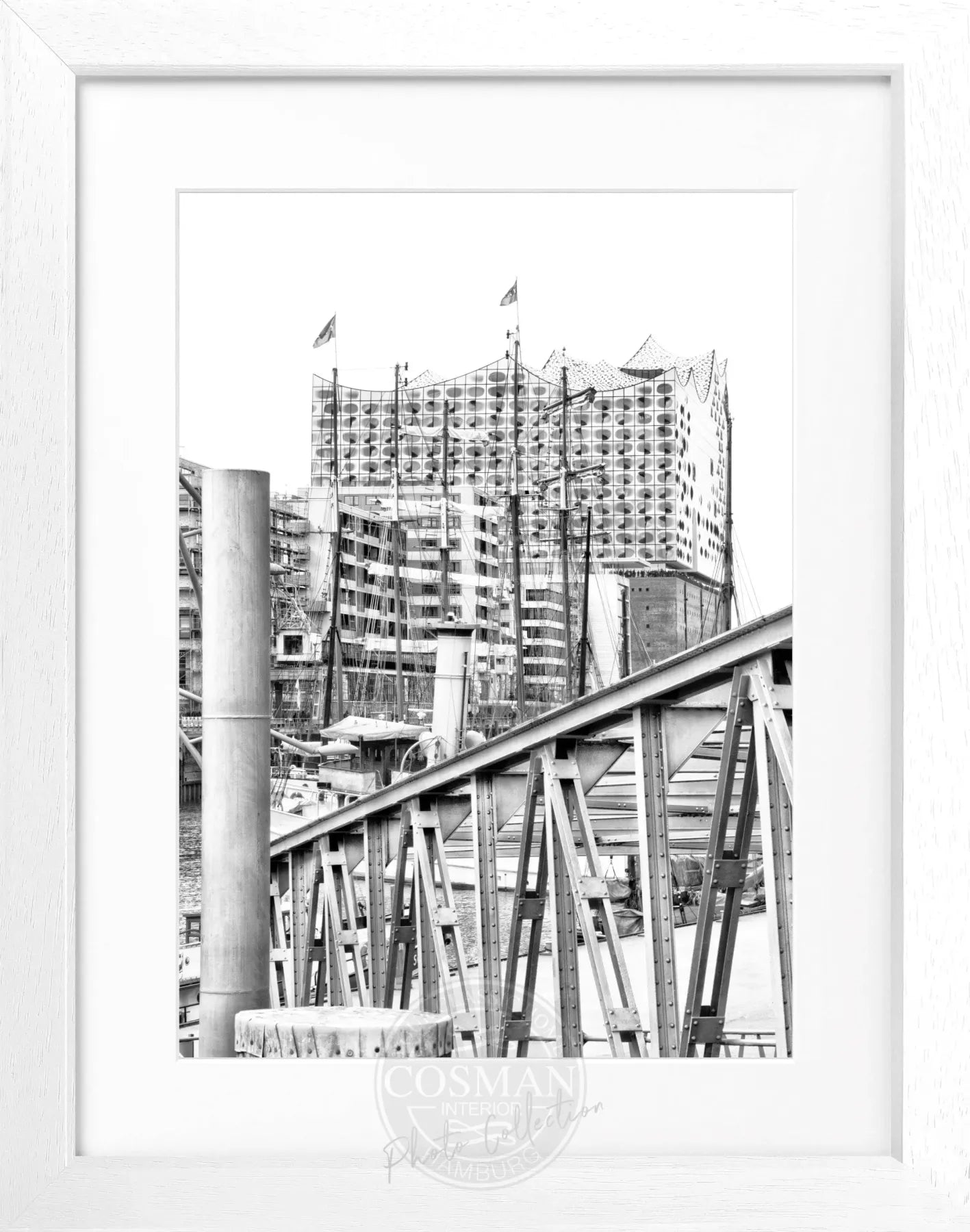 Schwarz-weiß Poster Hamburg Elphi 2 von Cosman-Photocollection in Rahmen, stilvolle Wanddekoration, 25x31 cm