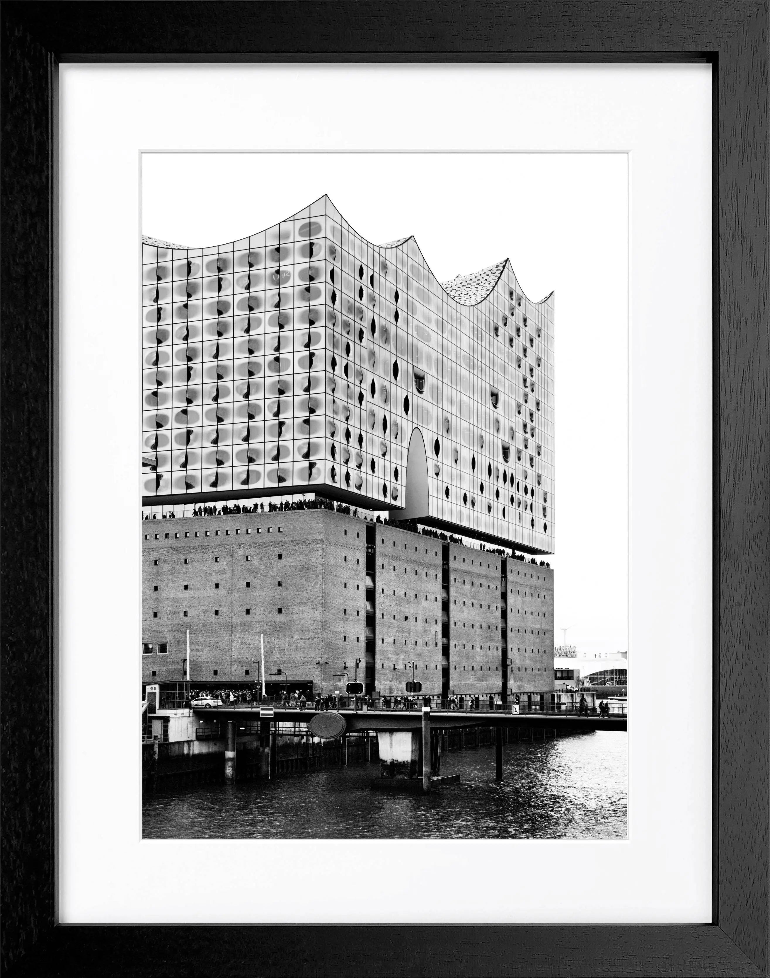 Schwarzweiß-Poster Hamburg Elphi mit Rahmen, stilvolle Wanddekoration von Cosman-Photocollection, 25x31 cm