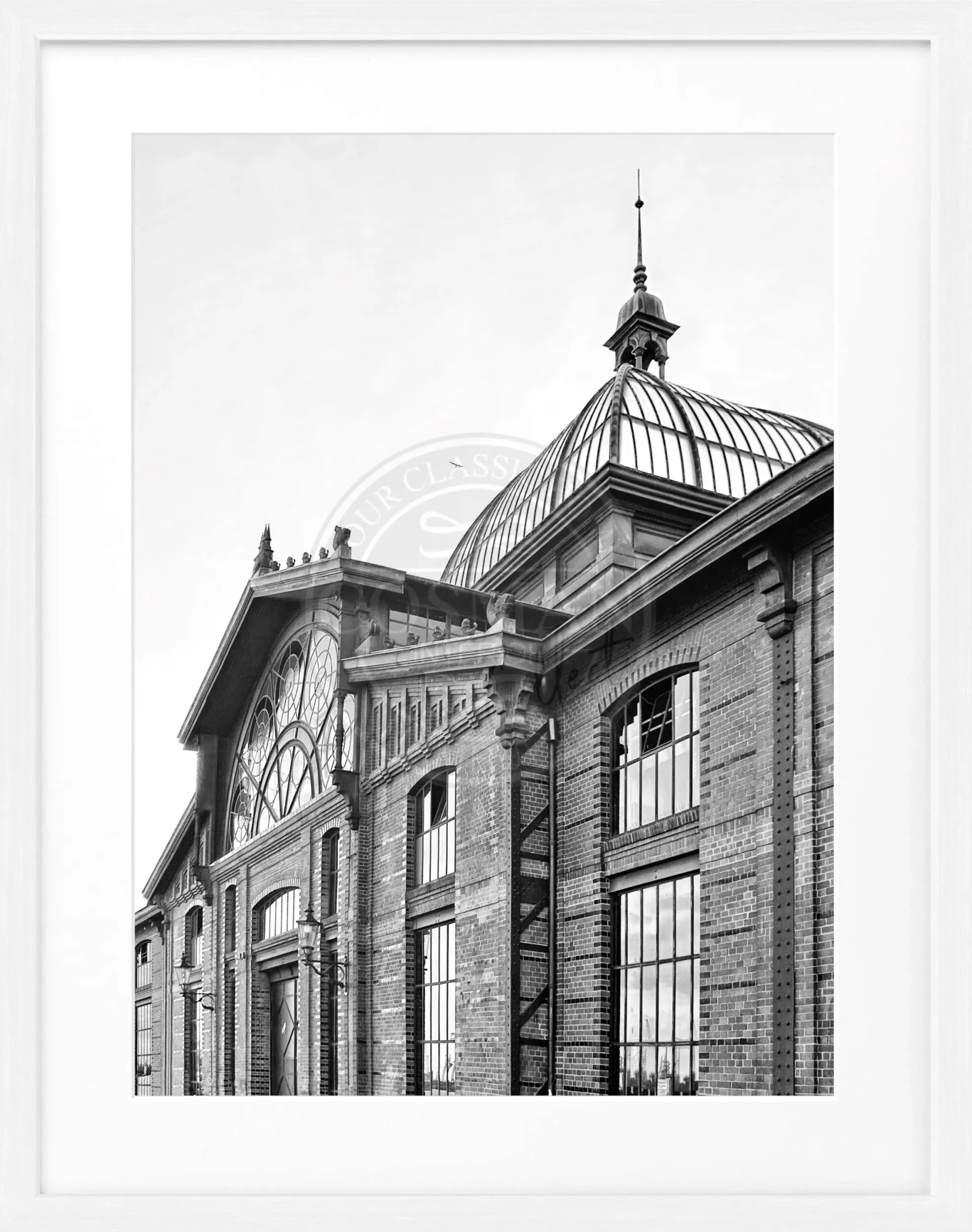 Poster mit Rahmen von Cosman-Photocollection, Hamburg Hafen Fischmarkt, Schwarz-Weiß, 25x31 cm