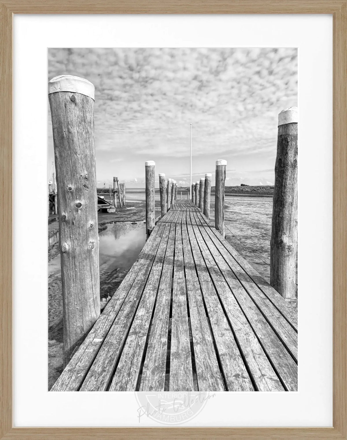 Schwarzweiß-Poster mit Rahmen von Rantum Hafen Sylt, von Cosman-Photocollection, Maße 25x31 cm, maritime Küstenansicht