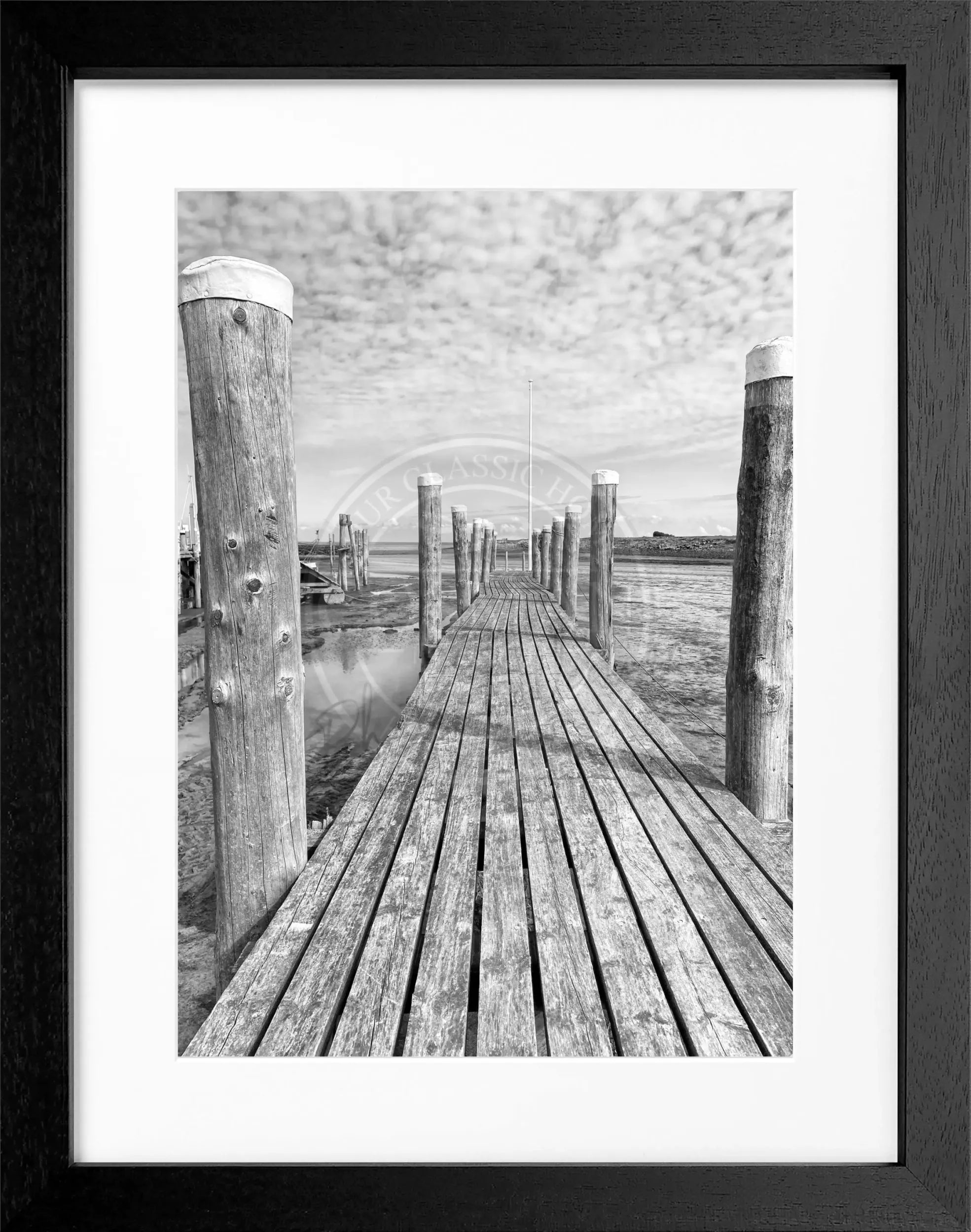 Schwarz-weiß Poster mit Rahmen von Rantum Hafen Sylt, von Cosman-Photocollection, 25x31 cm, maritime Kulisse