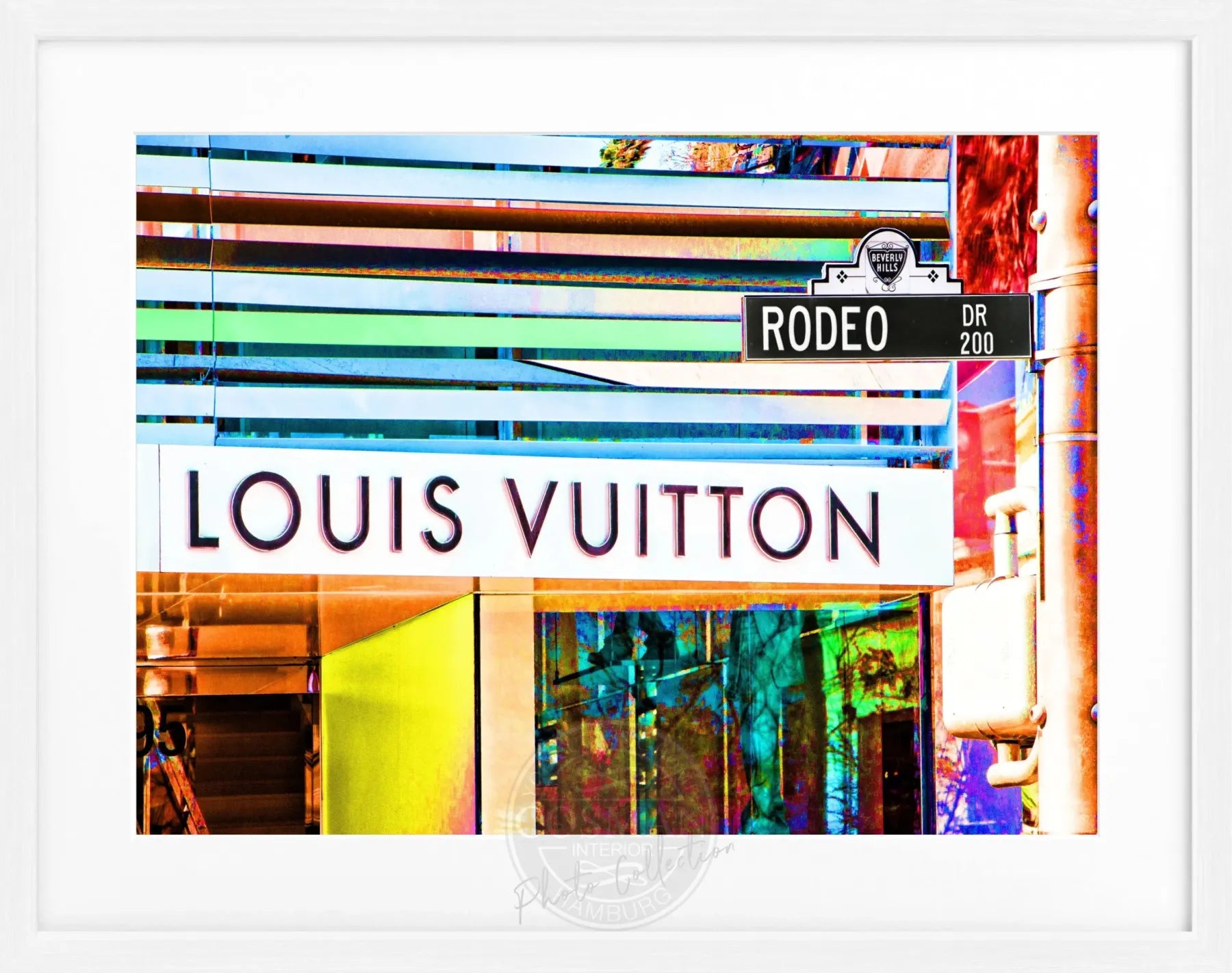 Gerahmtes Poster ’Color Edition’ Kalifornien Beverly Hills mit Louis Vuitton Motiv von Cosman-Photocollection, 31x25cm