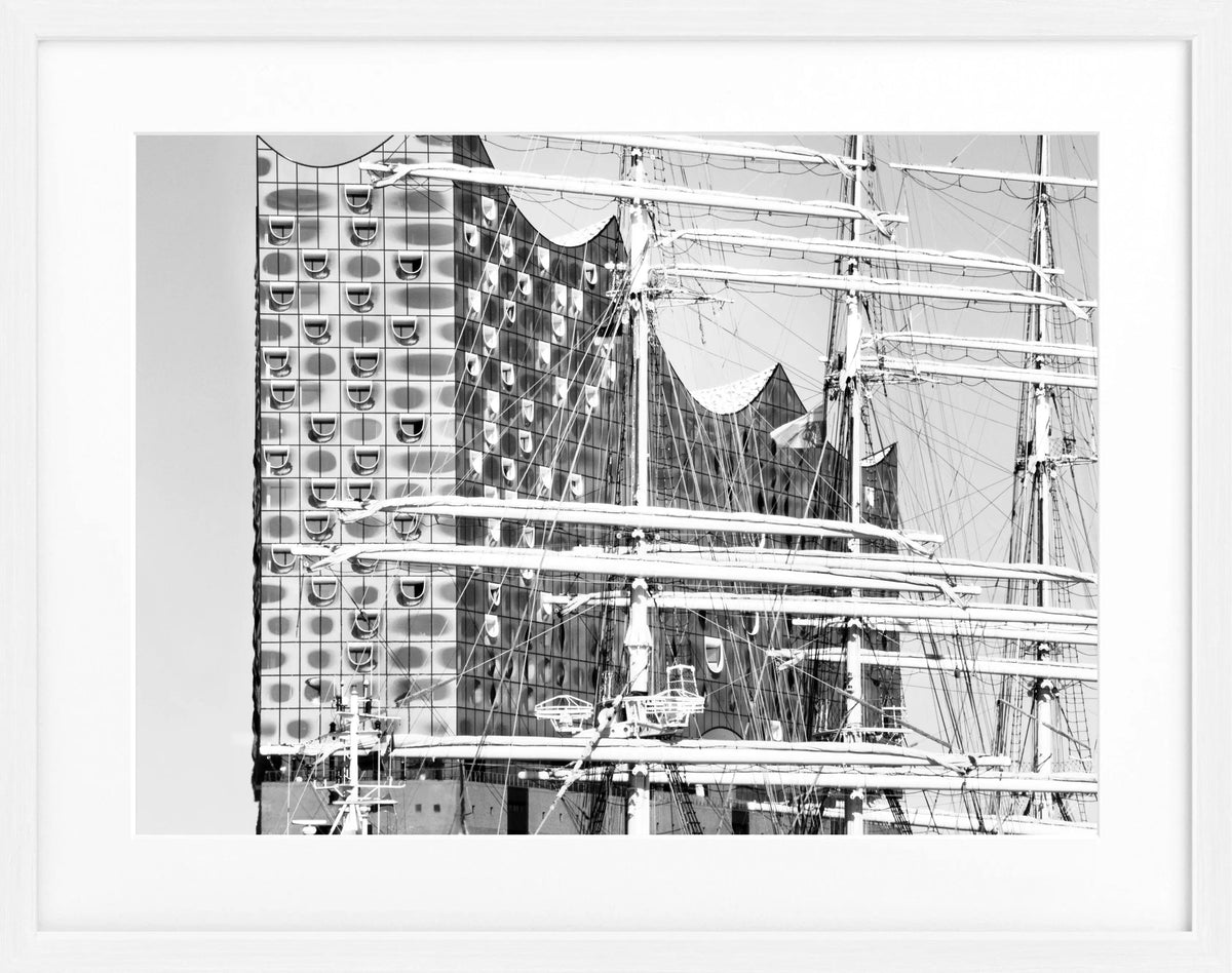 Hochwertiges Poster mit Rahmen der Elbphilharmonie Hamburg, von Cosman-Photocollection, schwarz, 31x25cm, Wanddekoration