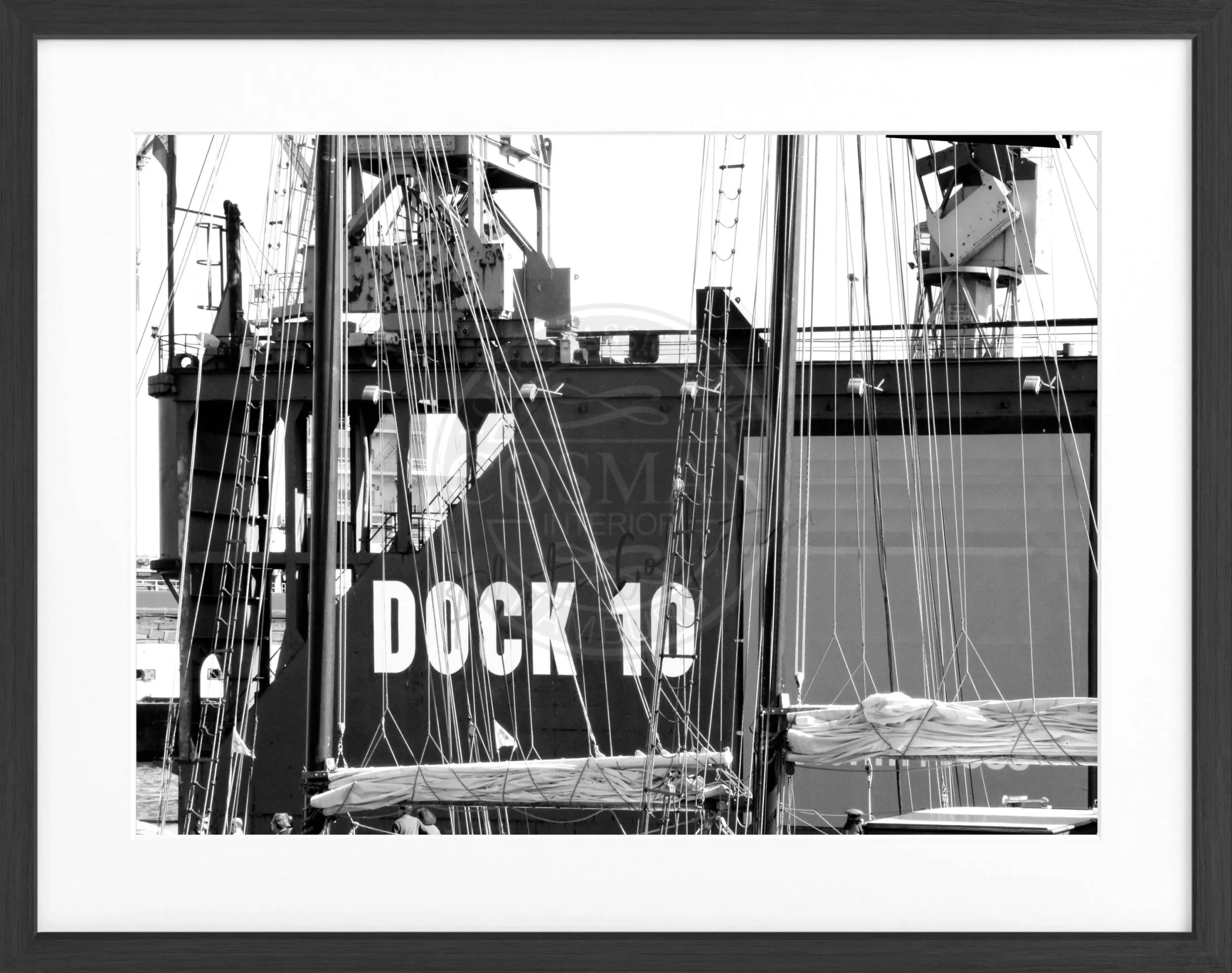 Poster mit Rahmen Hamburg Hafen ’Dock 10’ HH05E by Cosman-Photocollection