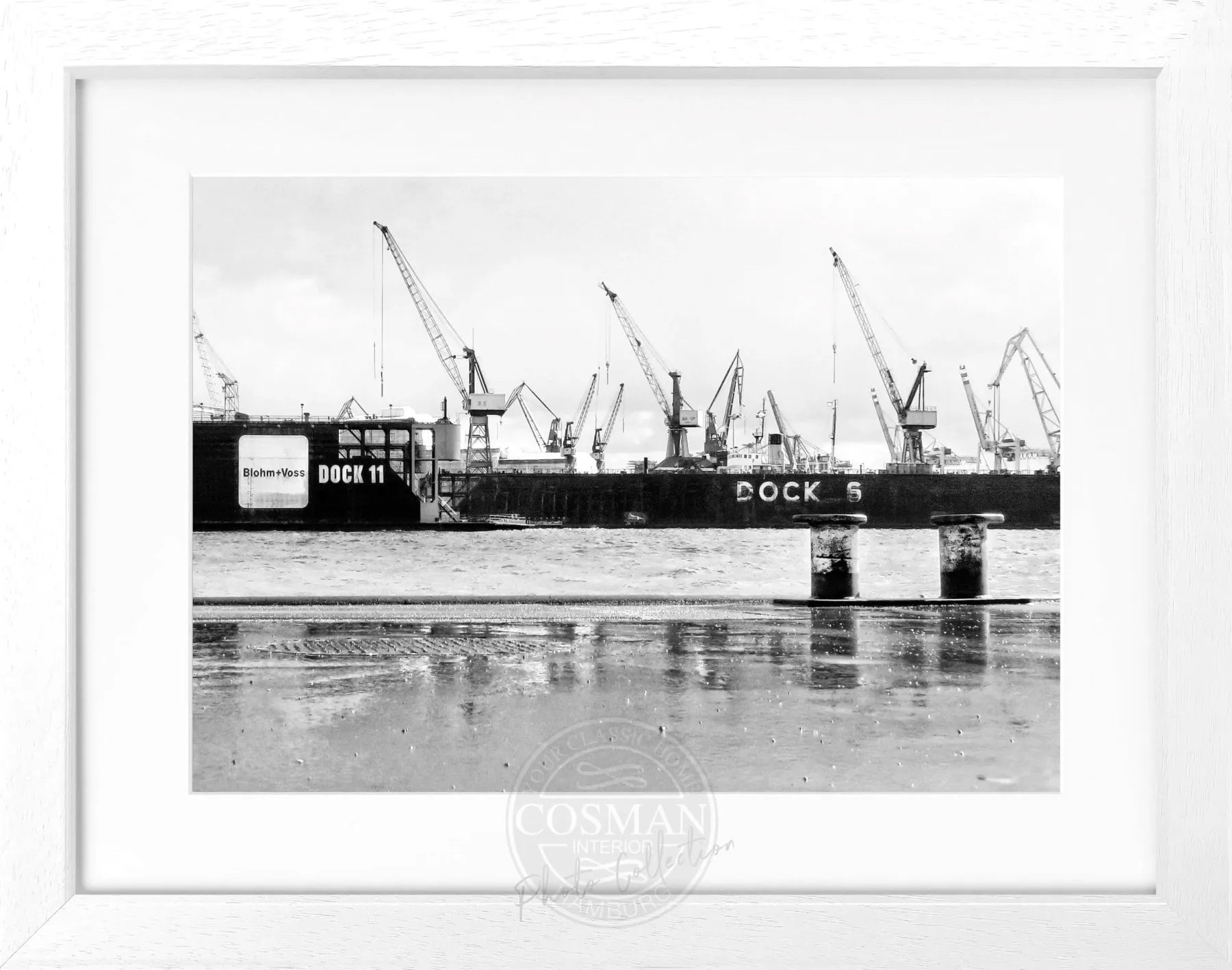 Schwarzweiß-Poster mit Rahmen, Hamburg Hafen Dock, von Cosman-Photocollection, 31x25 cm, maritime Stadtansicht