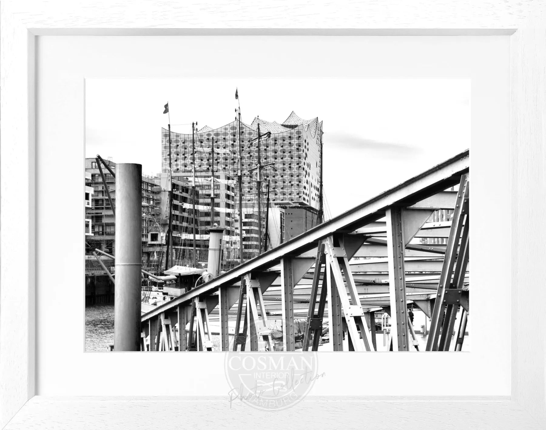 Schwarzweiß-Poster mit Rahmen, Hamburg Hafen mit Elphi, 31x25cm, von Cosman-Photocollection, maritime Stadtansicht