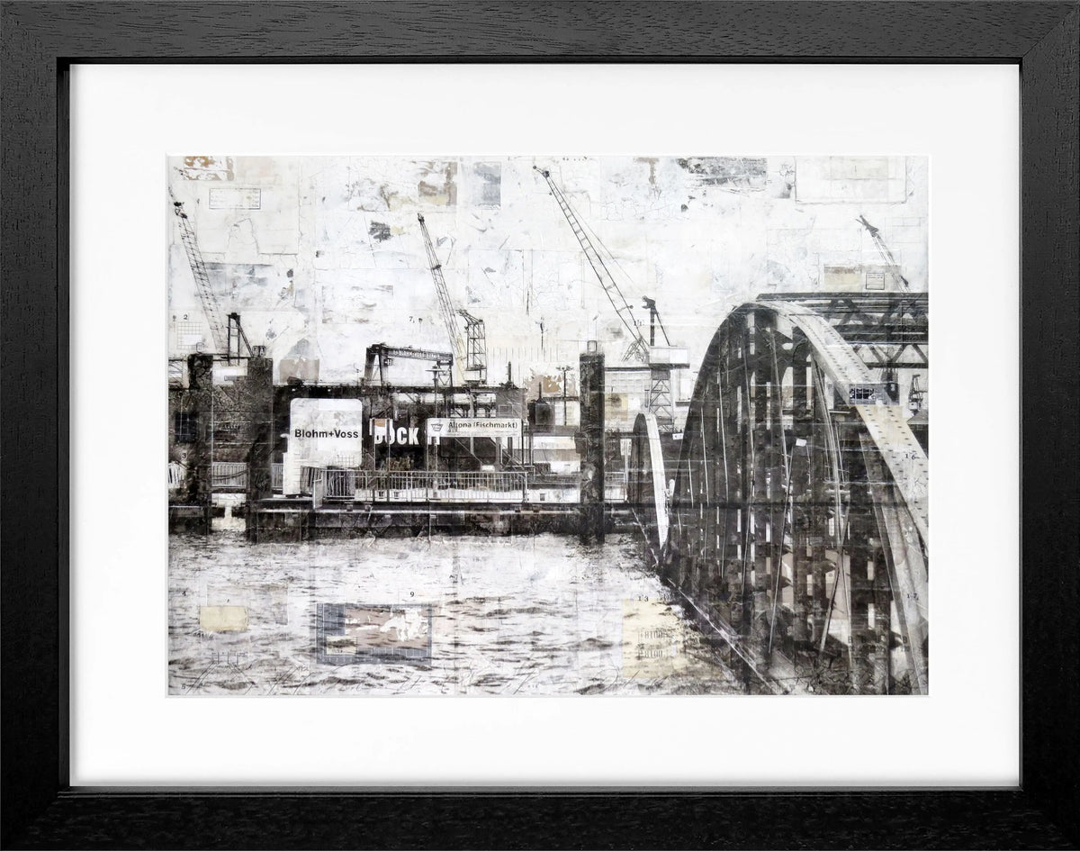 Poster mit Rahmen von Cosman-Photocollection, Hamburg Hafen Landungsbrücken, 31x25 cm, Schwarz, fotografisches Wandbild
