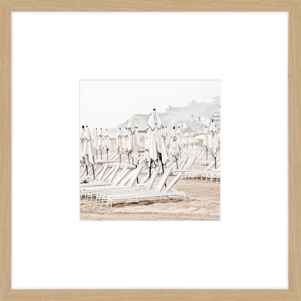 Schwarz-weiß Poster mit schwarzem Rahmen, Hamptons Long Island Beach Motiv, 43x43cm, von Cosman-Photocollection