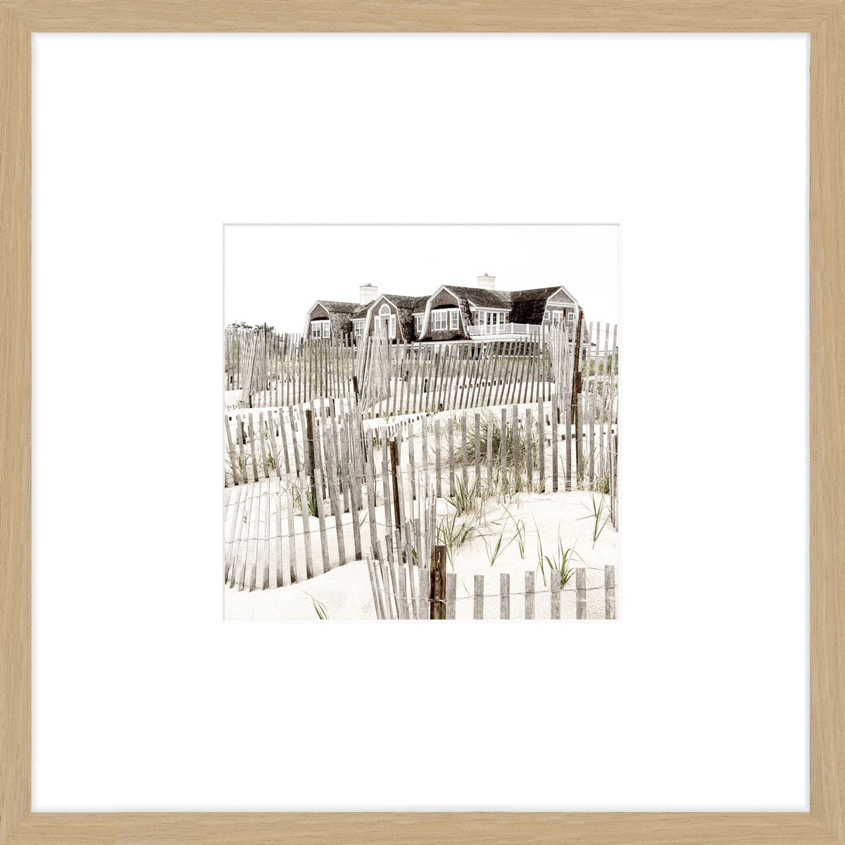 Schwarz-weiß Poster mit Rahmen, Hamptons Long Island Beach House Motiv, 43x43cm, von Cosman-Photocollection