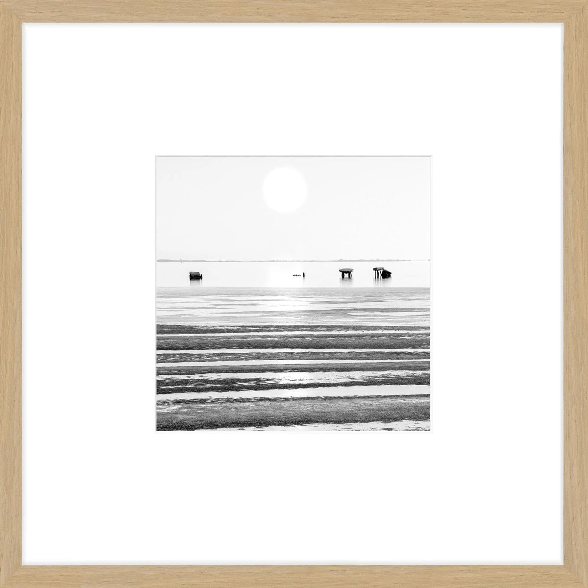 Schwarz-weiß Poster mit Rahmen ’Wattenmeer’ Sylt, 43x43cm, Cosman-Photocollection, maritimes Meeresmotiv in Objektrahmen