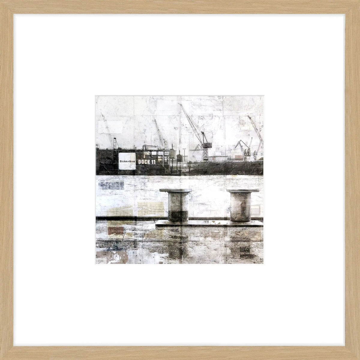 Schwarz mattes Poster mit Rahmen ’Dock 11’ Hamburg von Cosman-Photocollection, 43x43cm, Objektrahmen im Bild.