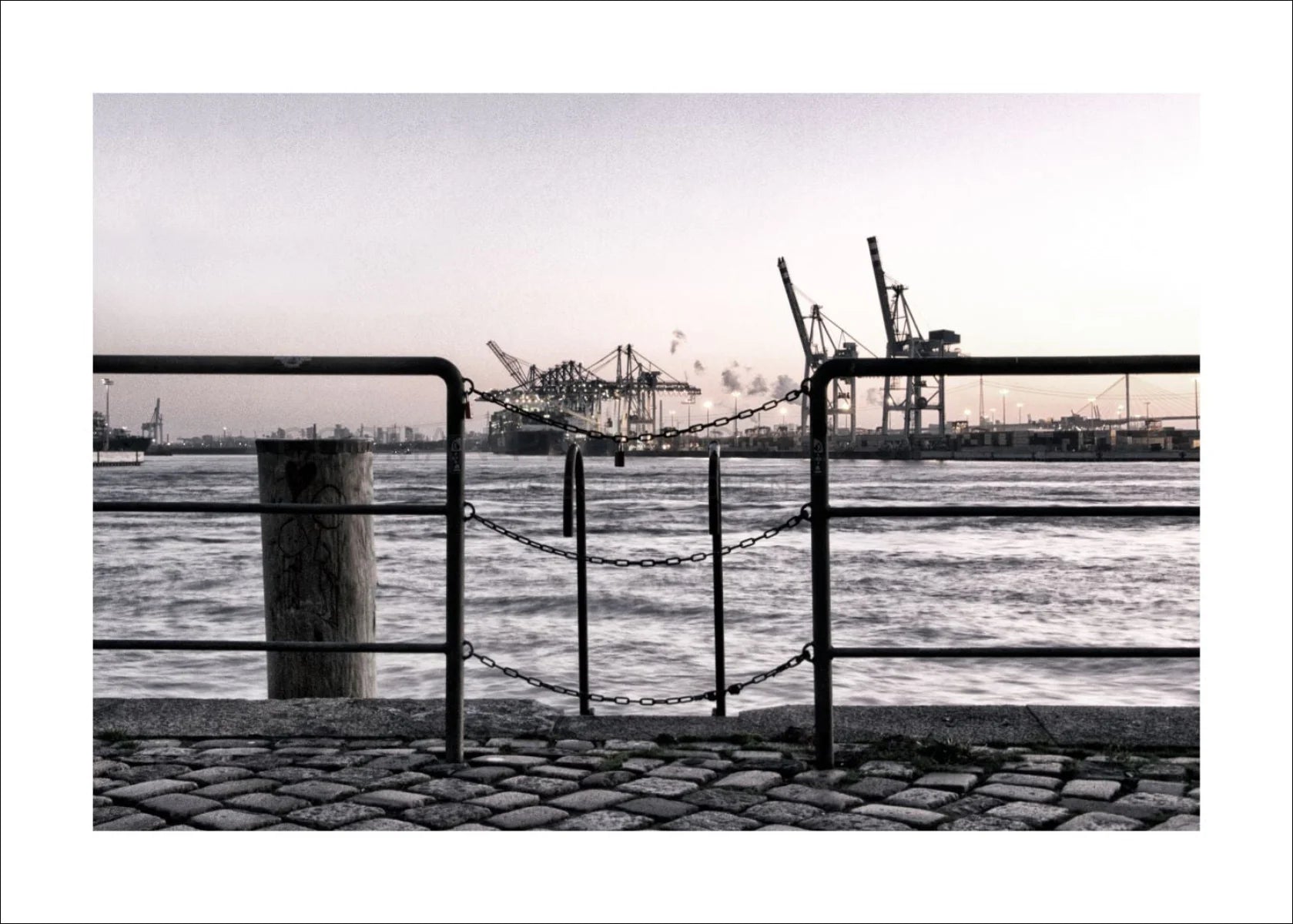 Poster / Druck Hamburg Hafen ’Zaun’ HH28 - Wandbilder