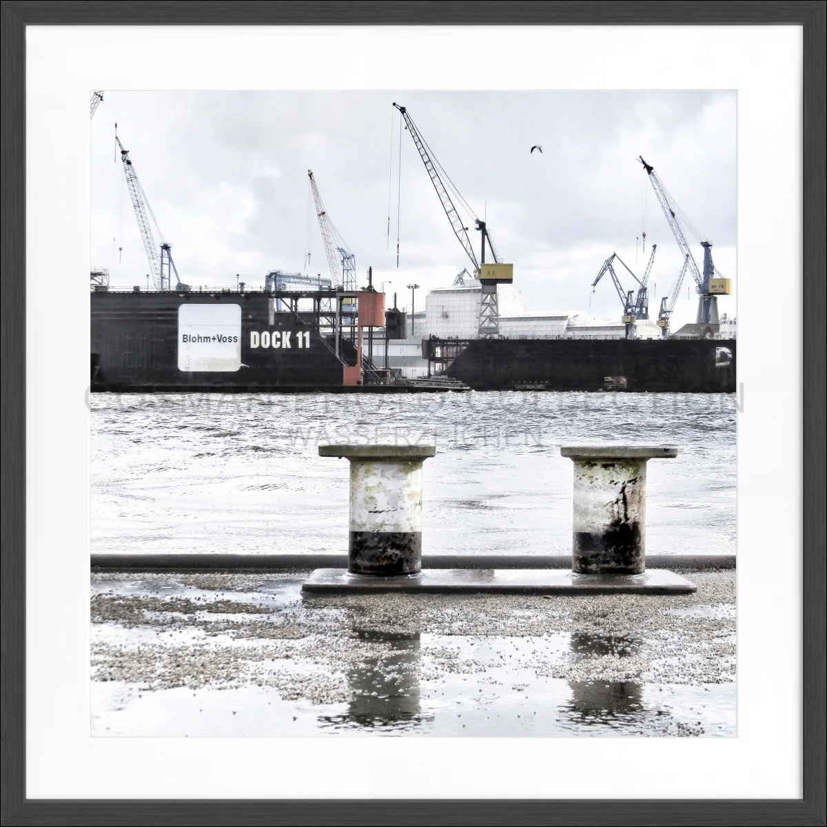 Poster mit Rahmen Hamburg Hafen ’DOCK 11’ HH05KQ