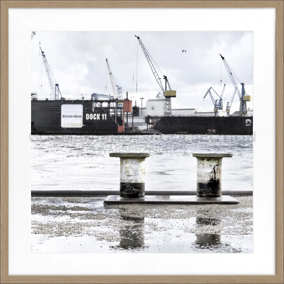 Poster mit Rahmen Hamburg Hafen ’DOCK 11’ HH05KQ