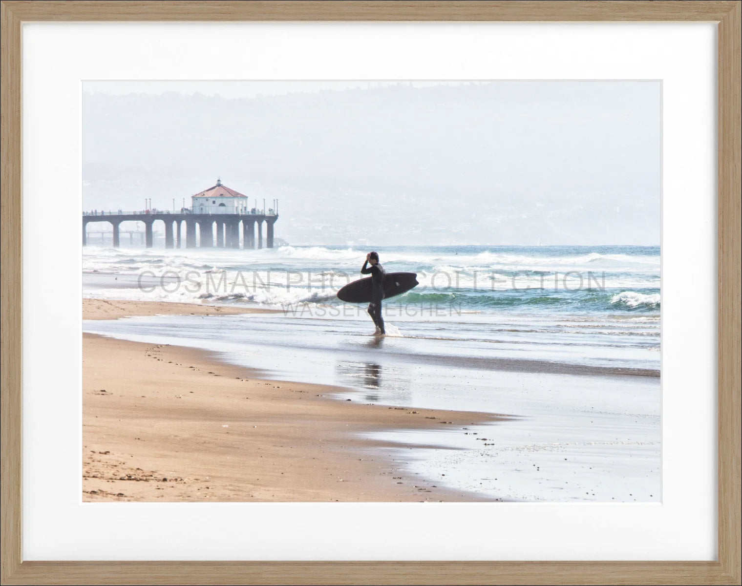Poster mit Rahmen Kalifornien Manhattan Beach ’Surfer’