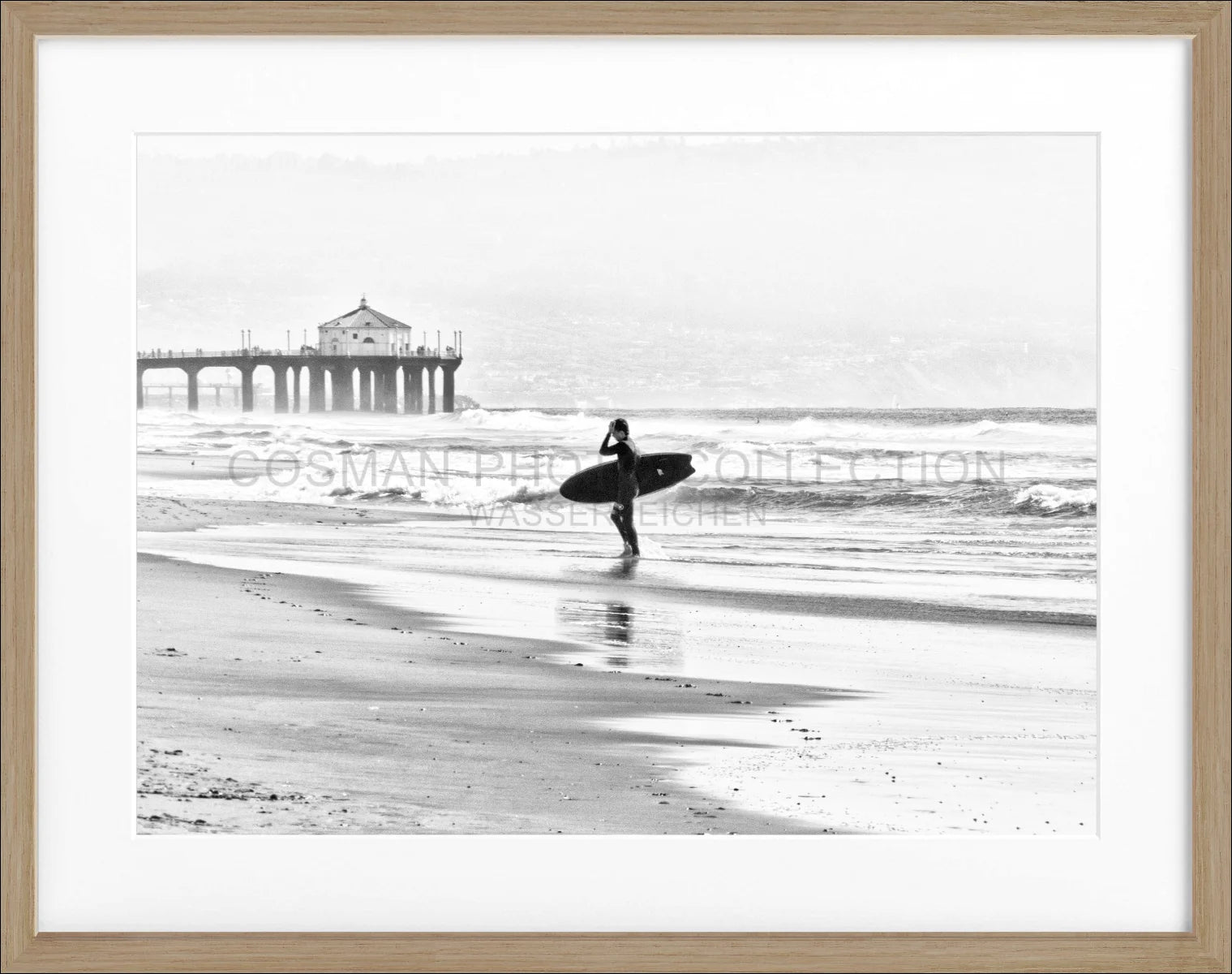 Poster mit Rahmen Kalifornien Manhattan Beach ’Surfer’